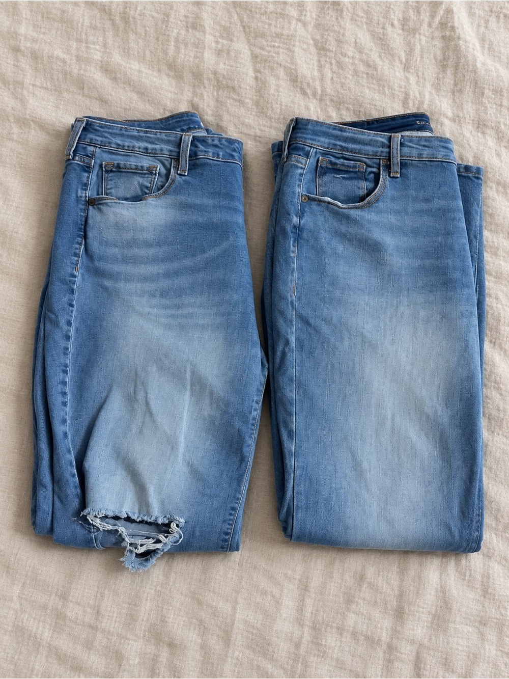 Old Navy Rockstar Mid-Rise Jeans – Size 18 – 2 Pairs